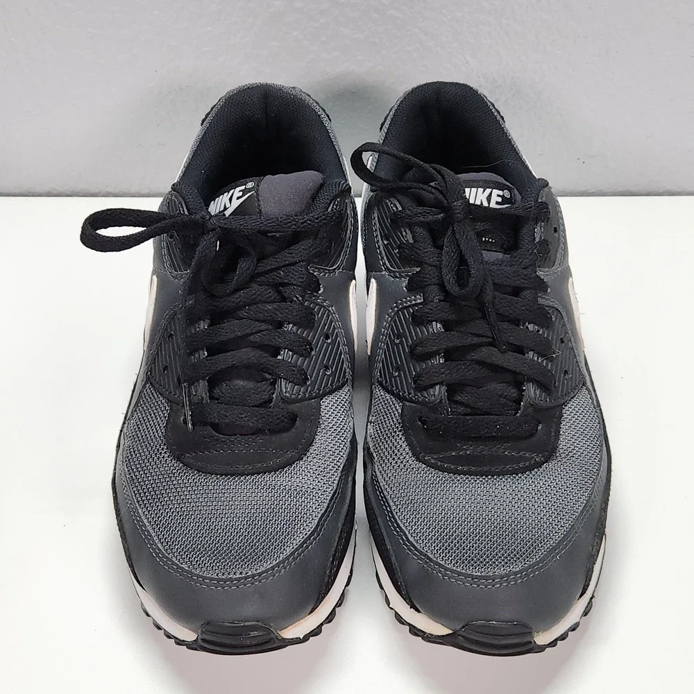 Nike Air Max 90 Men’s Sz 10 Low Top Lace-Up Sneakers Black/White/Gray CN8490-002